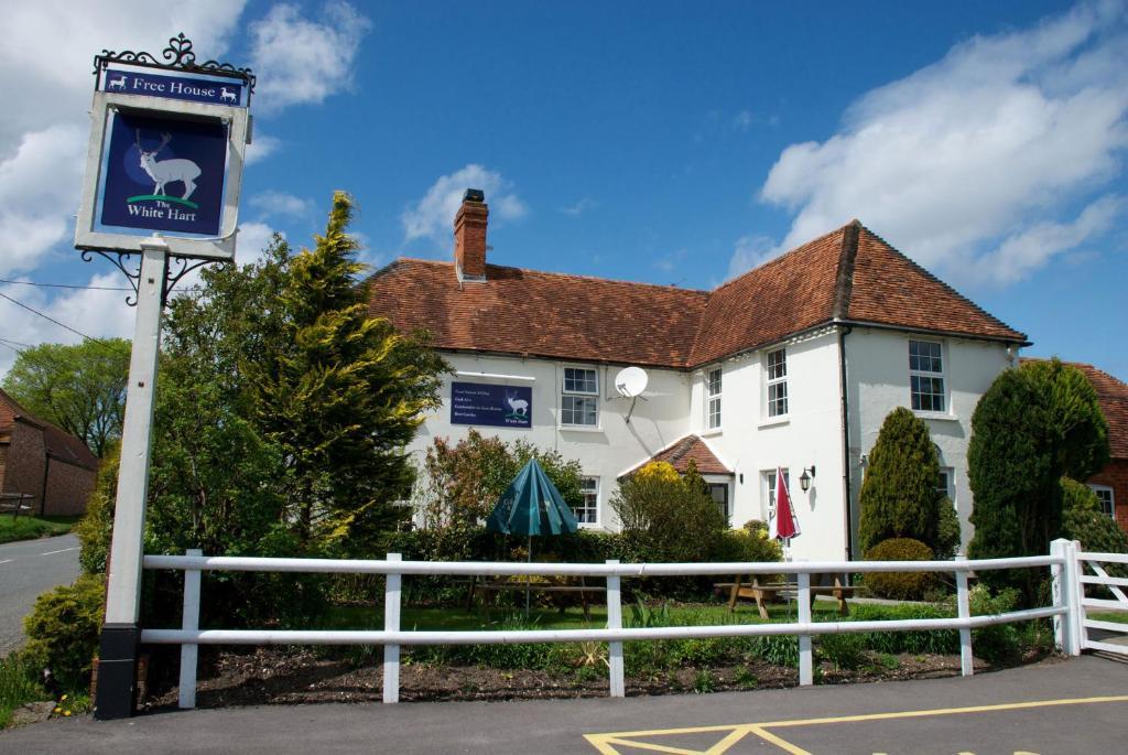 The White Hart Inn Newbury  Exterior photo