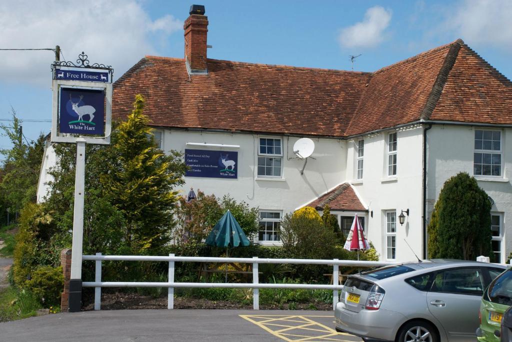 The White Hart Inn Newbury  Exterior photo